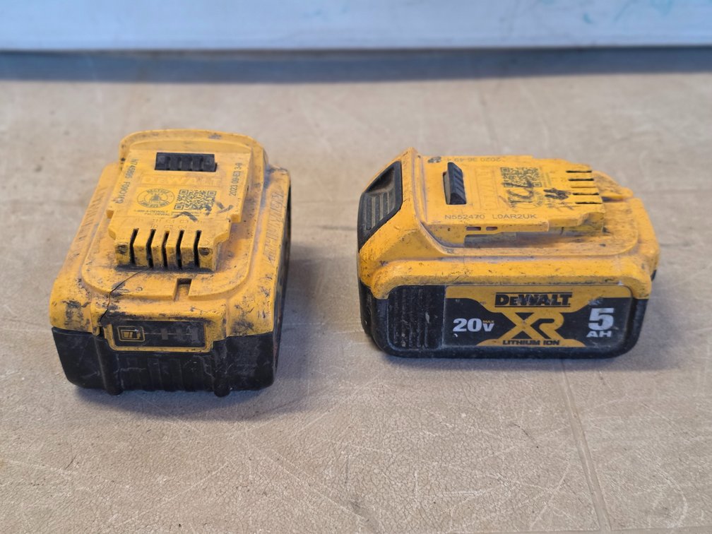 (2) Dewalt 20V 5Ah Batteries