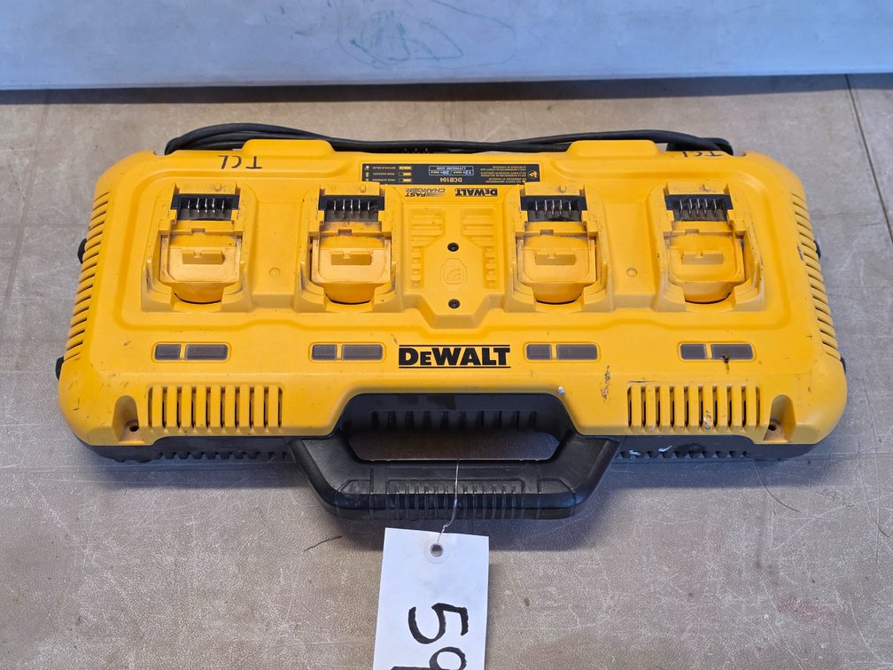 Dewalt 4-Port 12V/20V Fast Charger