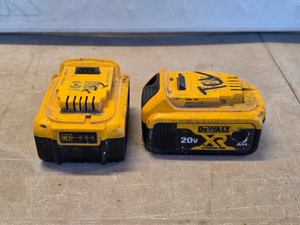 (2) Dewalt 20V 5Ah Batteries