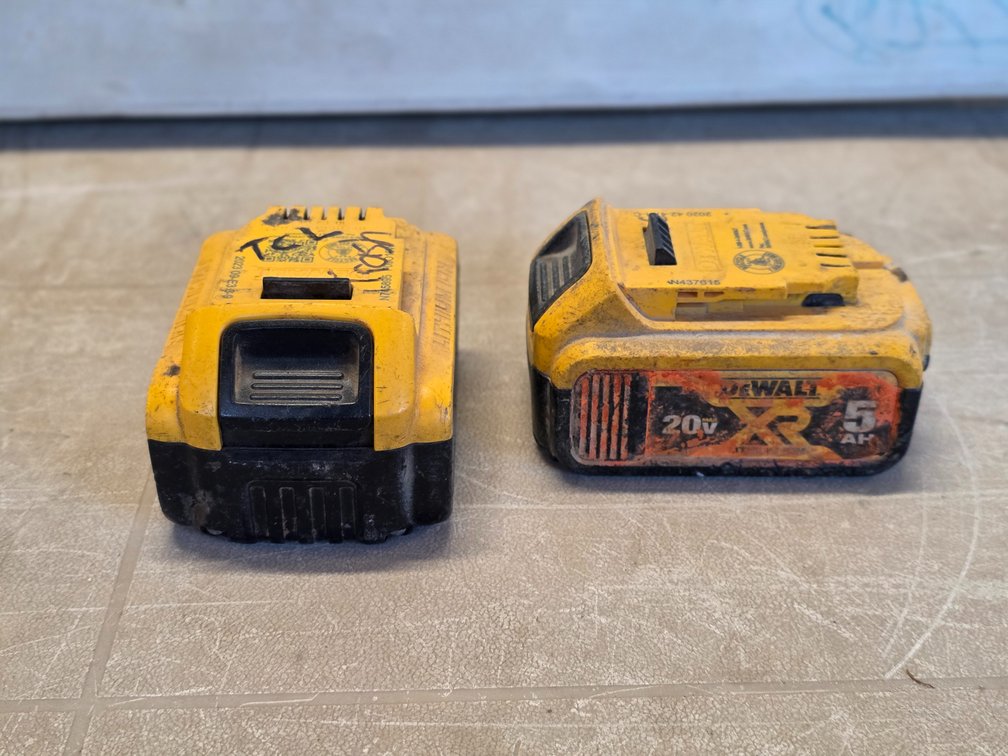 (2) Dewalt 20V 5Ah Batteries
