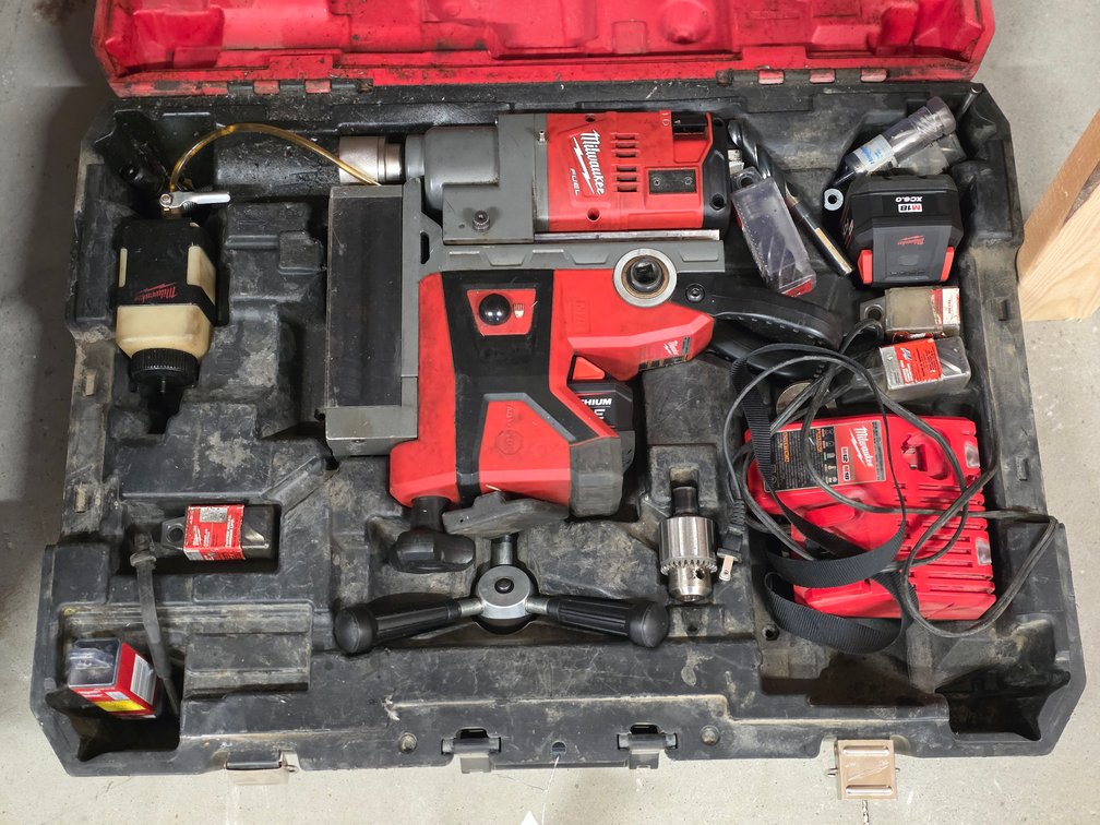 Milwaukee M18 1.5" Magnetic Drill Kit in Case