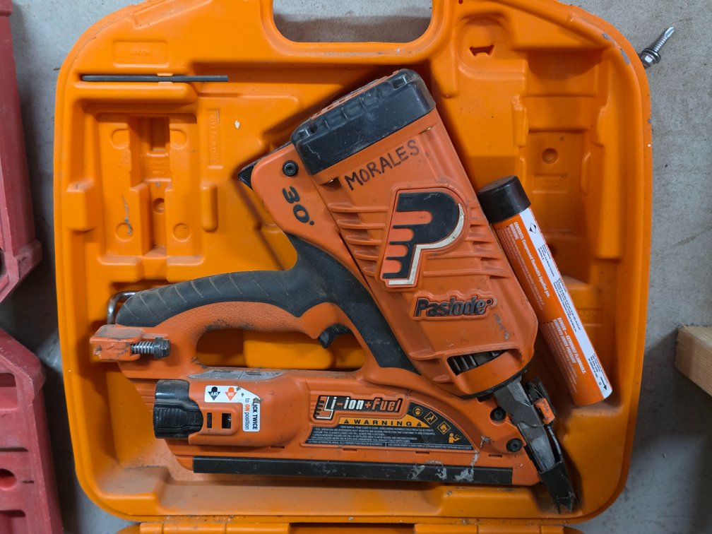 Paslode 30 Degree Framing Nailer in Case