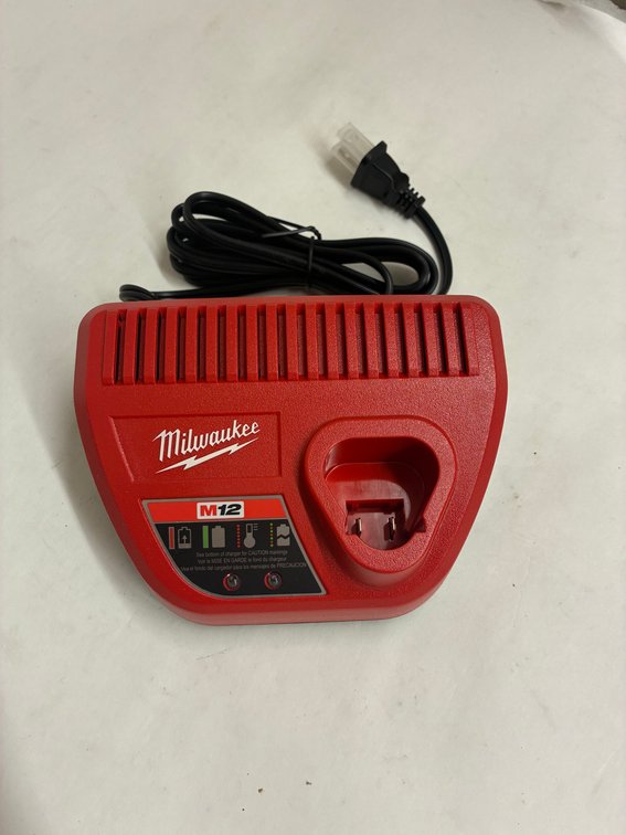 Milwaukee M12 Charger
