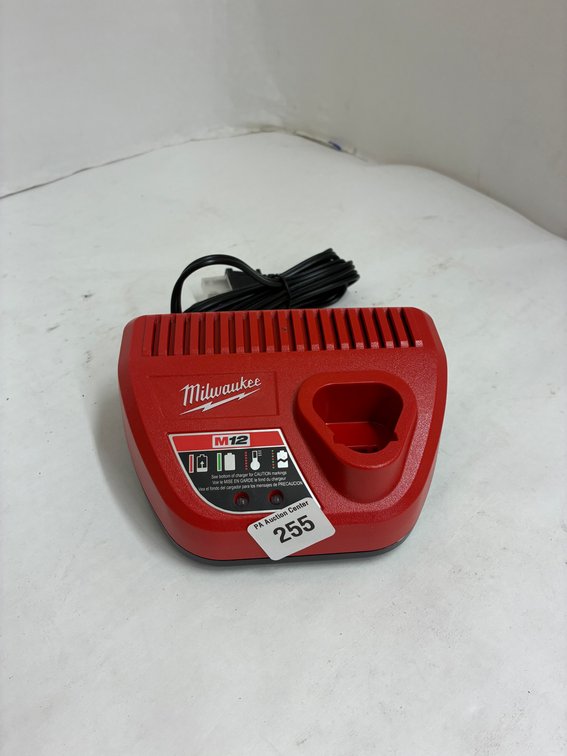 Milwaukee M12 Charger
