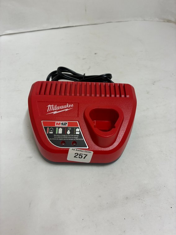 Milwaukee M12 Charger