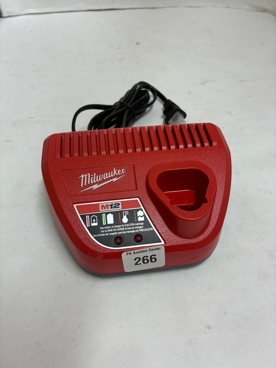 Milwaukee M12 Charger