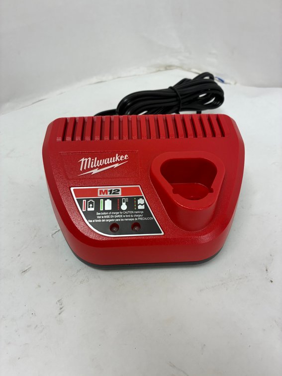 Milwaukee M12 Charger