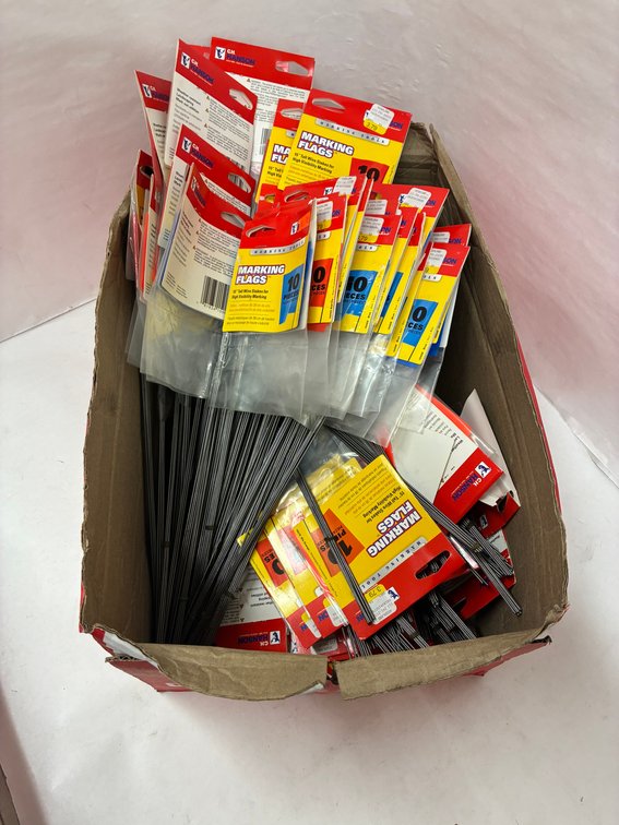Approx 1,040 15" Marking Flags