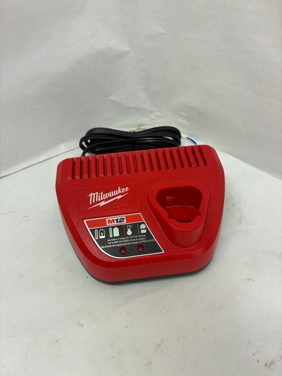 Milwaukee M12 Charger