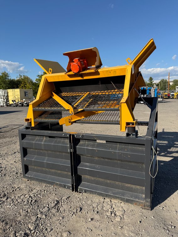 Paladin US70 Topsoil & Rock Screener