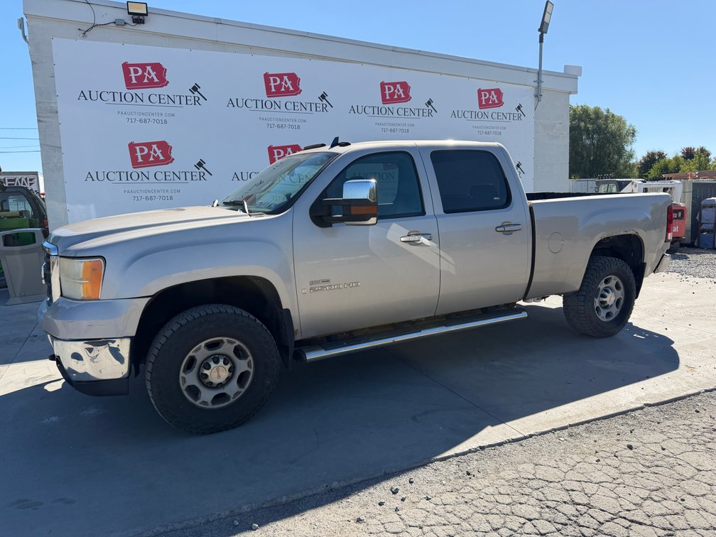 2008 GMC 2500 HD 4X4 Pickup Truck