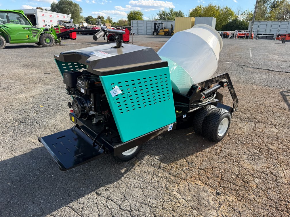 New SDLOOL SL-M1300 Stand On Mixer Truck