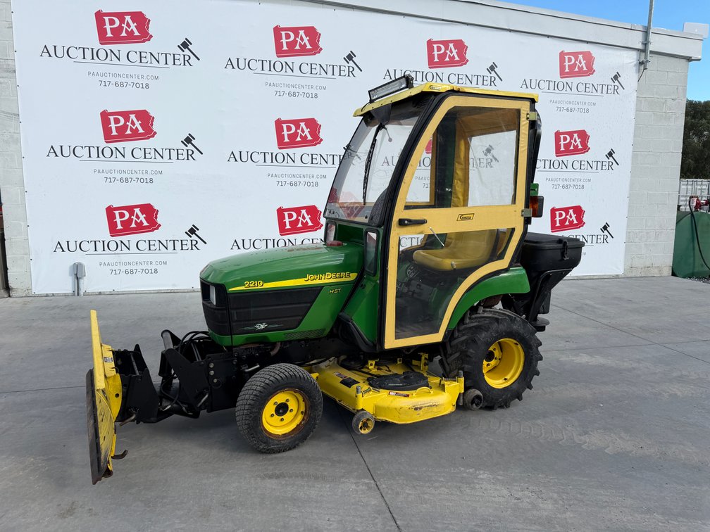 John Deere 2210 Hydrostatic 4X4 Tractor