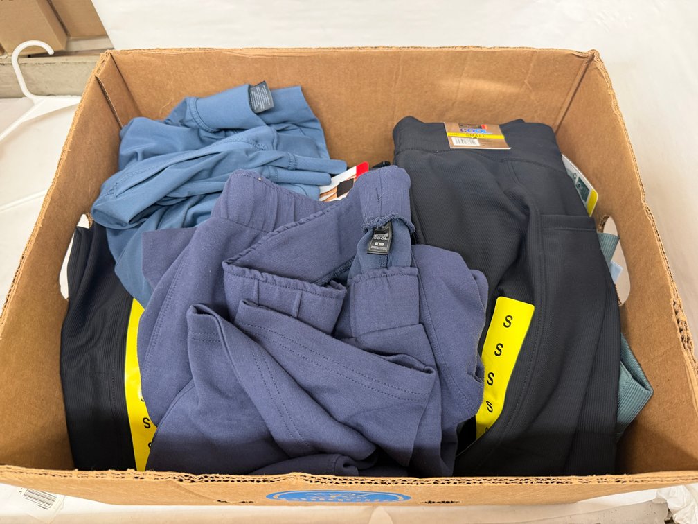 Approx (15) Assorted Pants, Leggings & Apparel