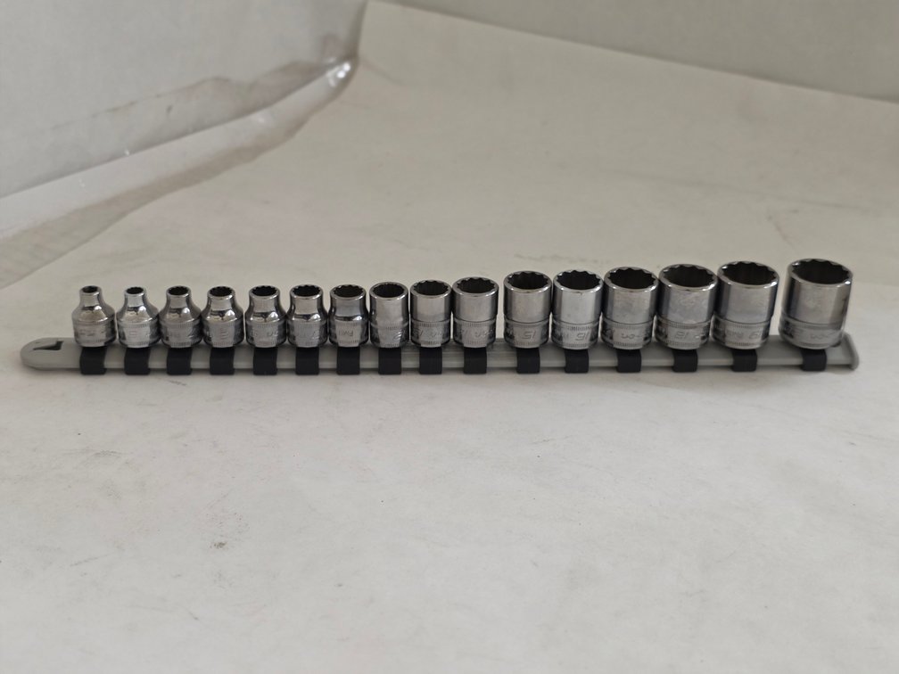 Snap-On 16pc 3/8" 12pt Metric Socket Set