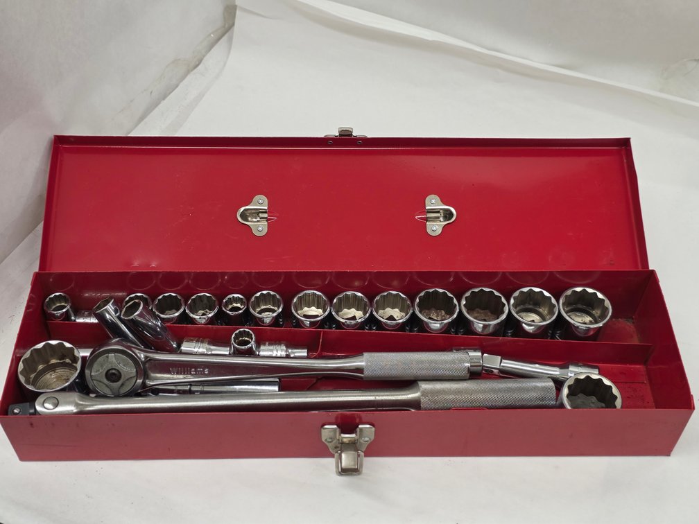 30pc 1/2" Socket Set