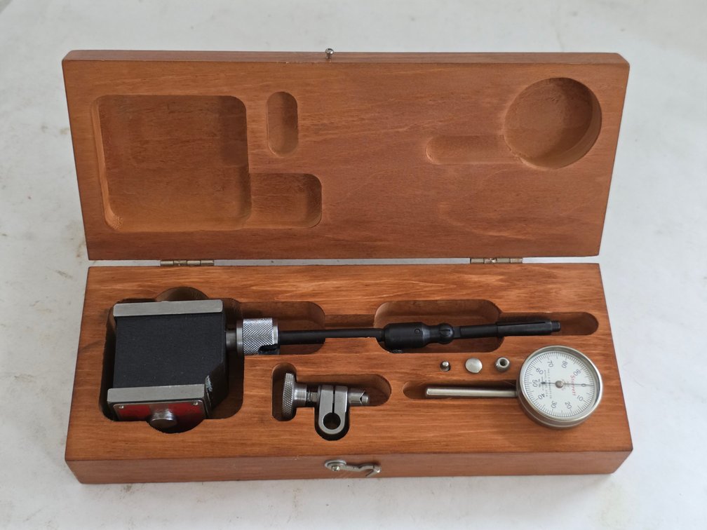 Starrett Dial Indicator & Magnetic Base