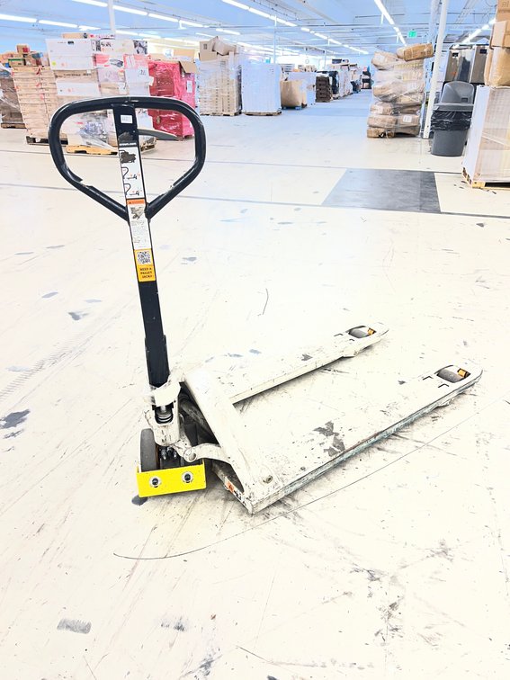 Crown 5000 Lb Pallet Jack