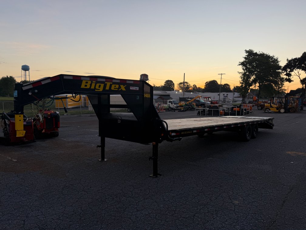 2025 BigTex 30' Deckover Equipment Trailer