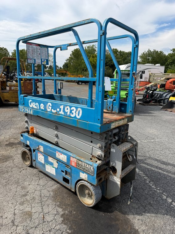 Genie GS1930 Electric Scissor Lift