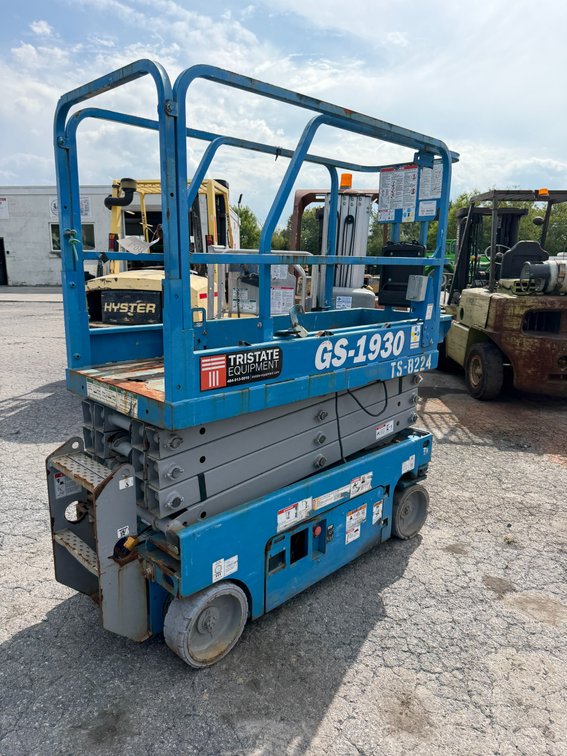 Genie GS1930 Electric Scissor Lift