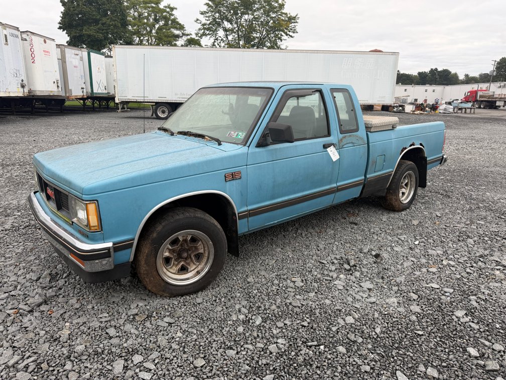 1990 GMC S15 Sierra Classic Pick Up Truck