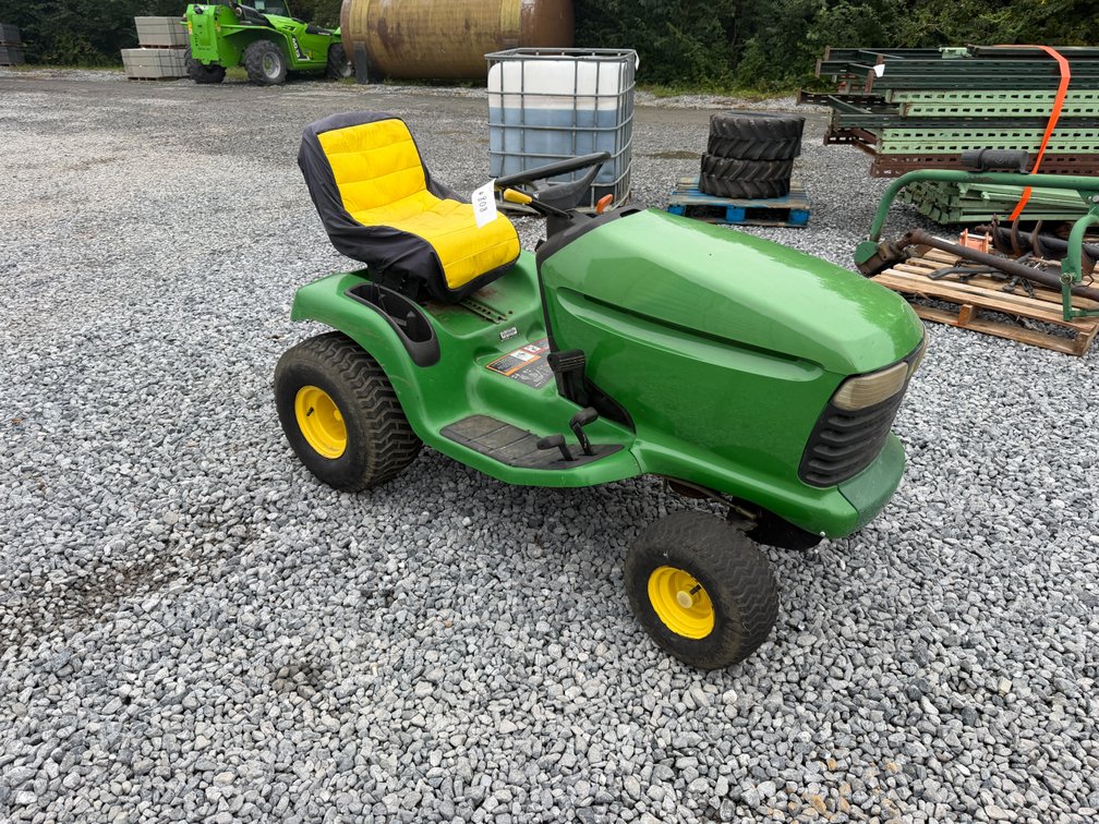 John Deere Hydrostatic Riding Tractor