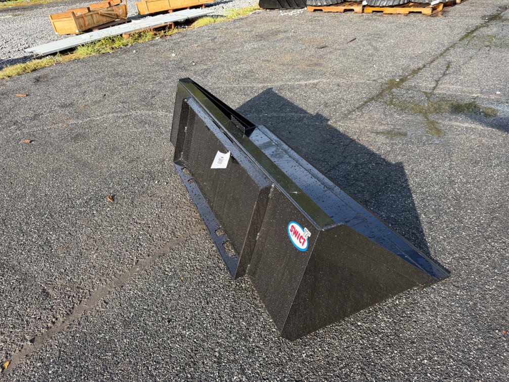 New Swict 72" Quick Attach Bucket