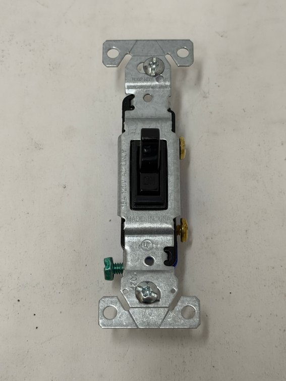 (18x Bid) Eaton 15A Single Pole Toggle Switch