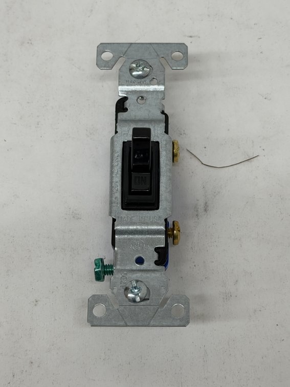 (18x Bid) Eaton 15A Single Pole Toggle Switch
