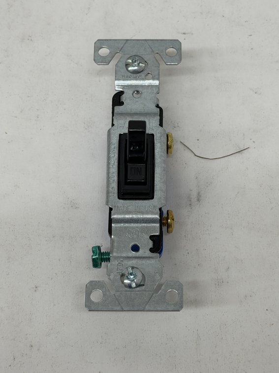 (18x Bid) Eaton 15A Single Pole Toggle Switch