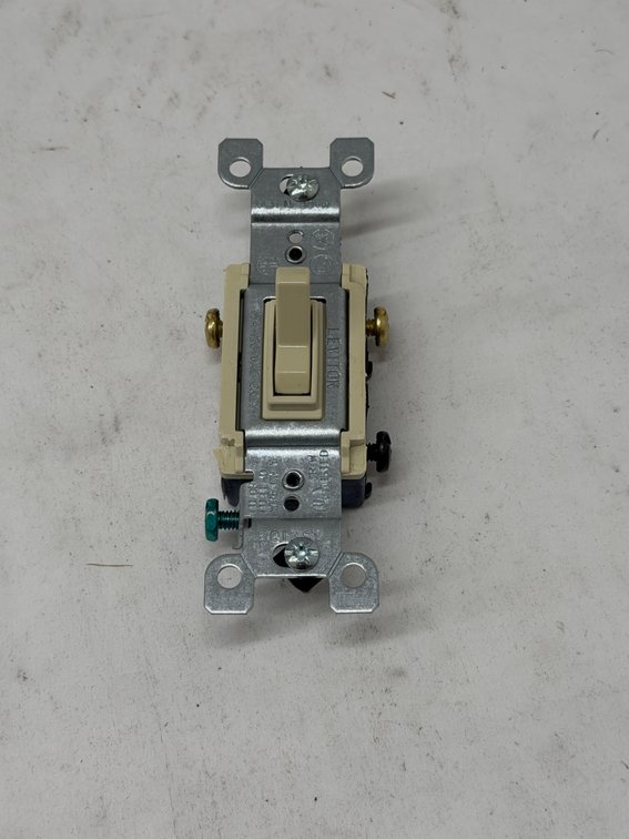 (7x Bid) Leviton 15A Toggle Switch
