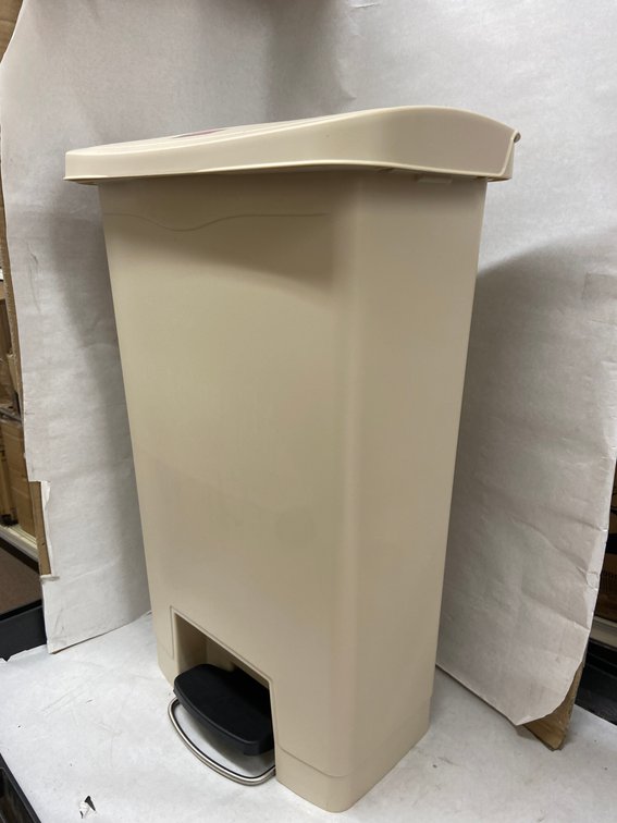 Rubbermaid 50L Step-On Trash Can