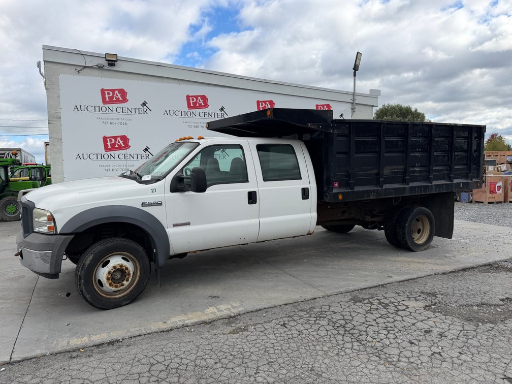 2005 Ford F550 XL Super Duty 4X4 Dump Truck