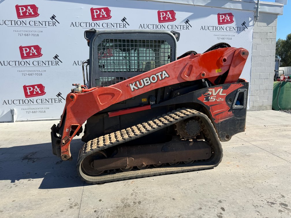 Kubota SVL95-2S Track Skid loader