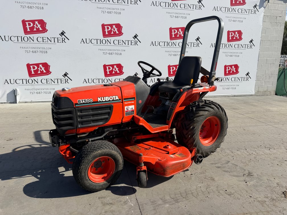 Kubota B7500 4X4 Tractor W/ Belly Mower
