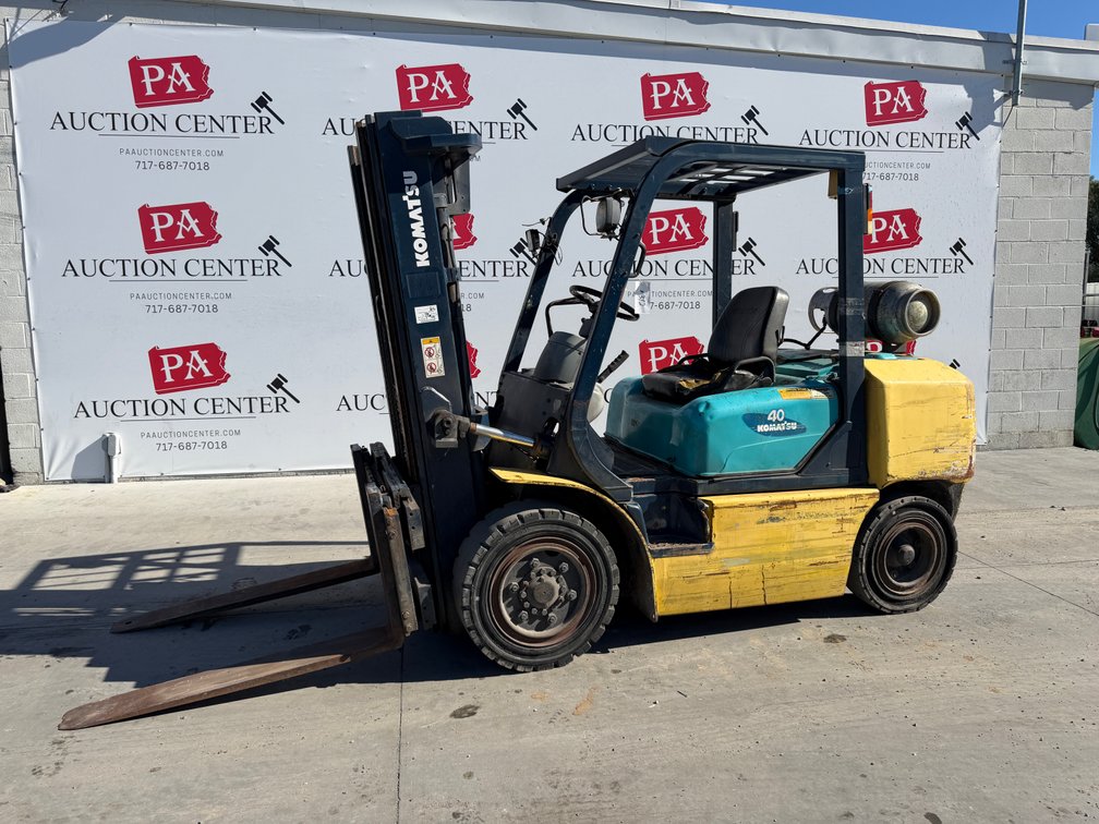 1998 Komatsu 8,000 IB Capacity LP Forklift