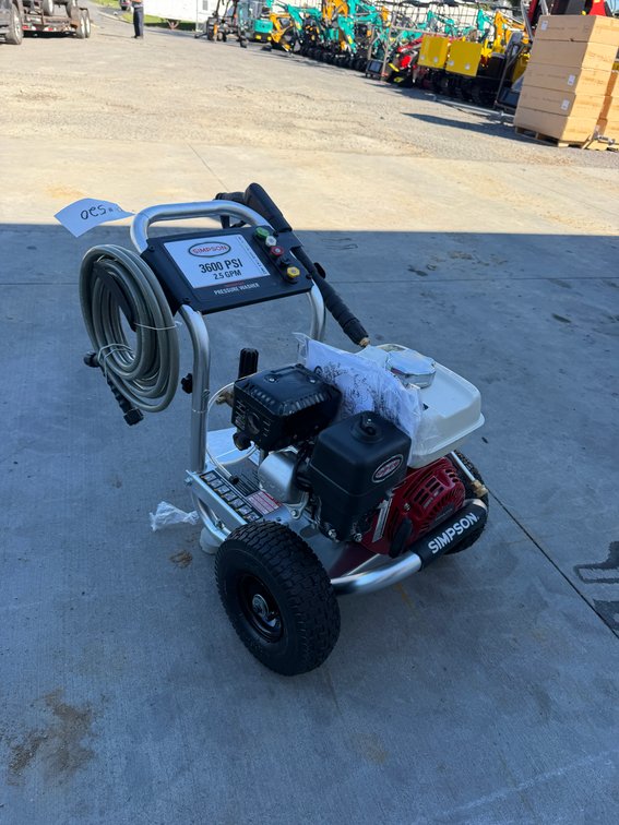 New Simpson 3600 PSI Pressure Washer