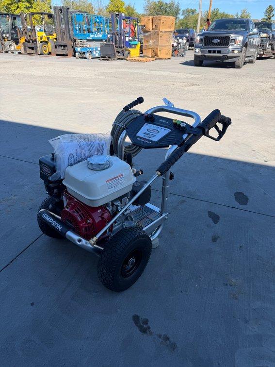 New Simpson 3600 PSI Pressure Washer