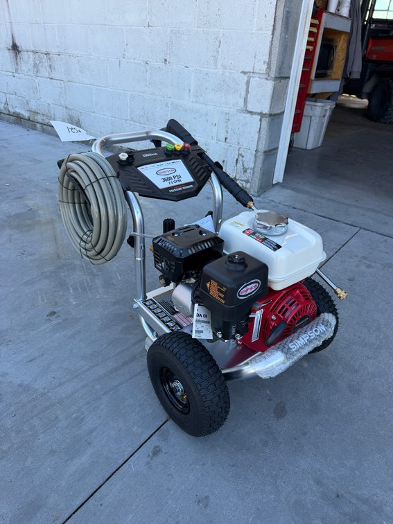 New Simpson 3600 PSI Pressure Washer