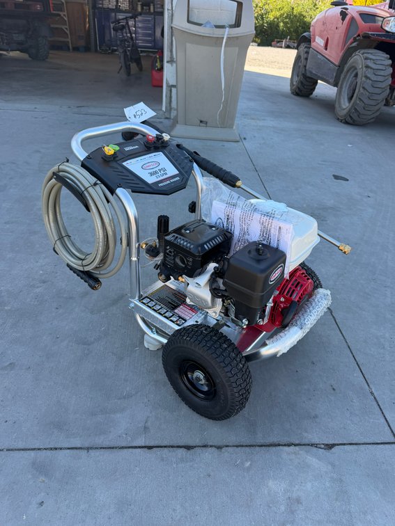 New Simpson 3600 PSI Pressure Washer