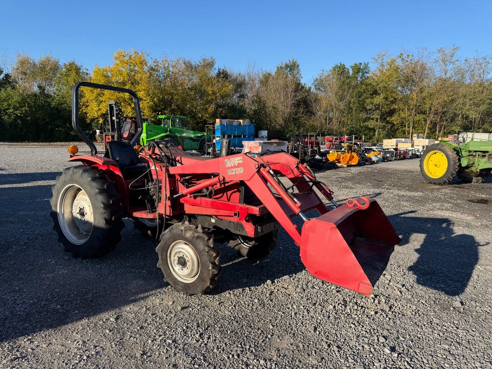 Massey Ferguson 1045 4X4 Tractor