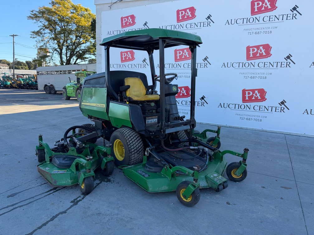 John Deere 1600 Hydrostatic Ride On Wing Mower