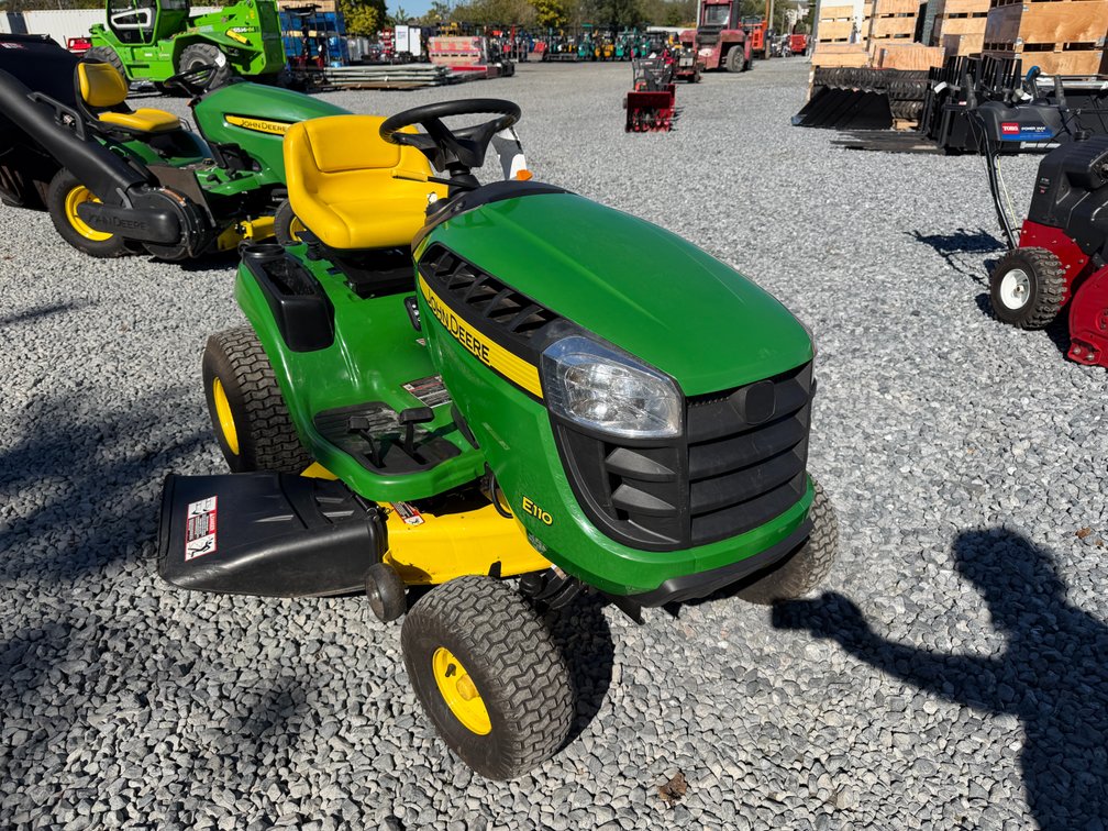 John Deere E110 42" Hydrostatic Riding Mower