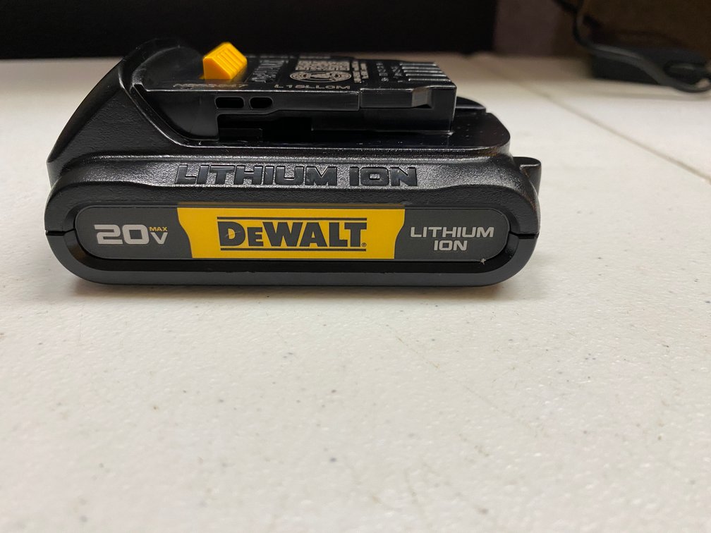 (2x) New DeWALT 20v Max Battery