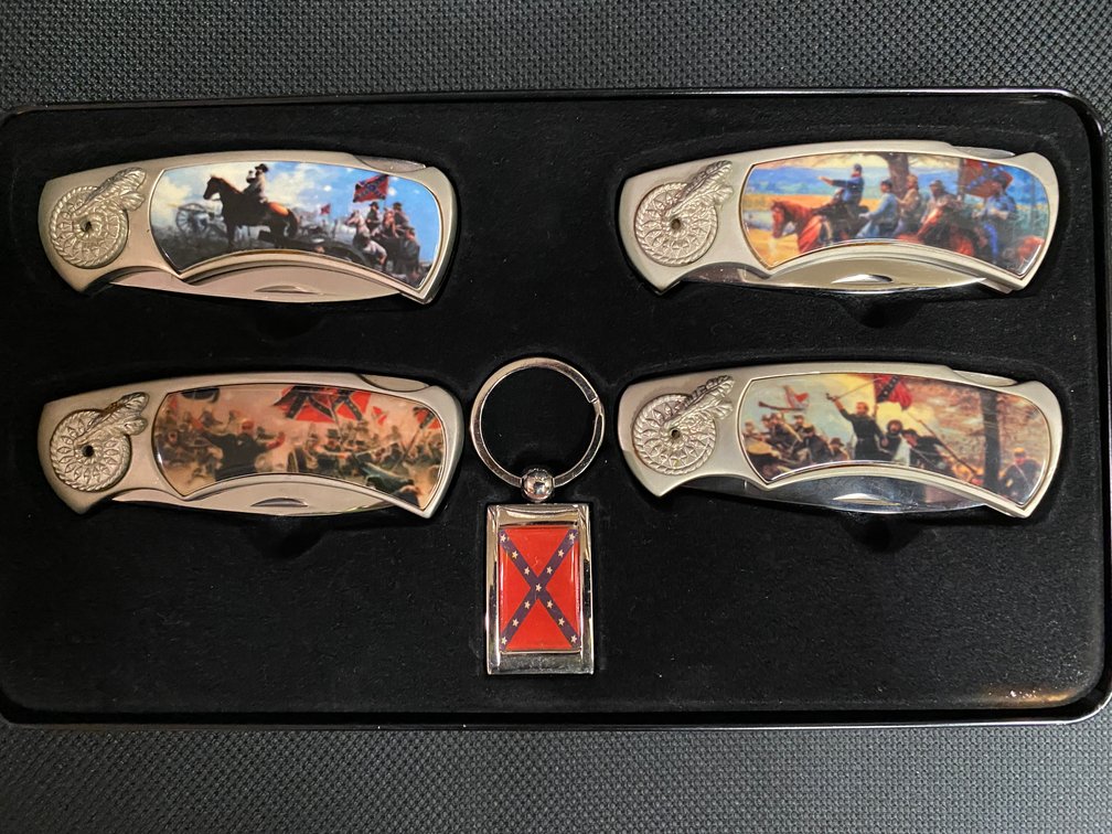 South & North Collectors Knife Set