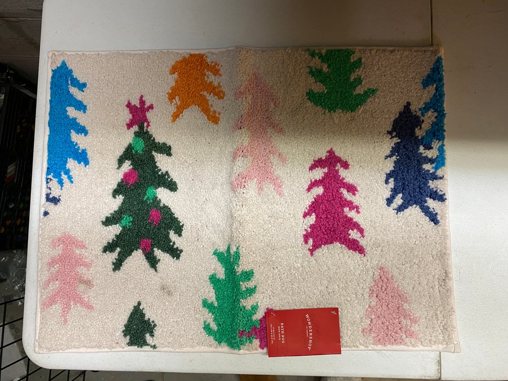 New 17"x24" Christmas Bath Mat