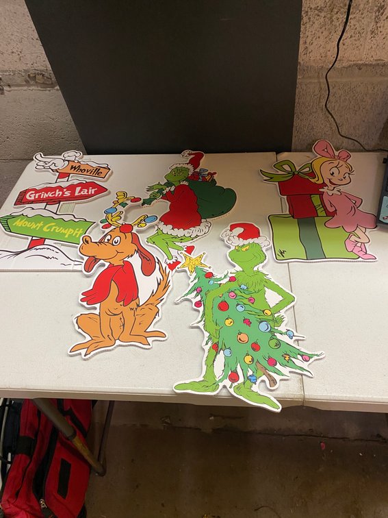 New 5pc Grinch Yard Decor