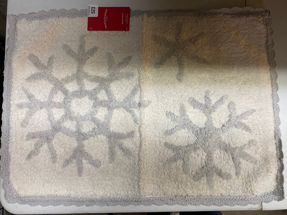 New  Christmas 17"x24" Bath Mat