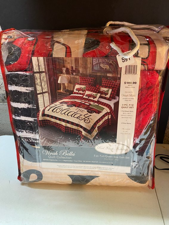 New F/Q Sz 3pc Holidays Quilt Set